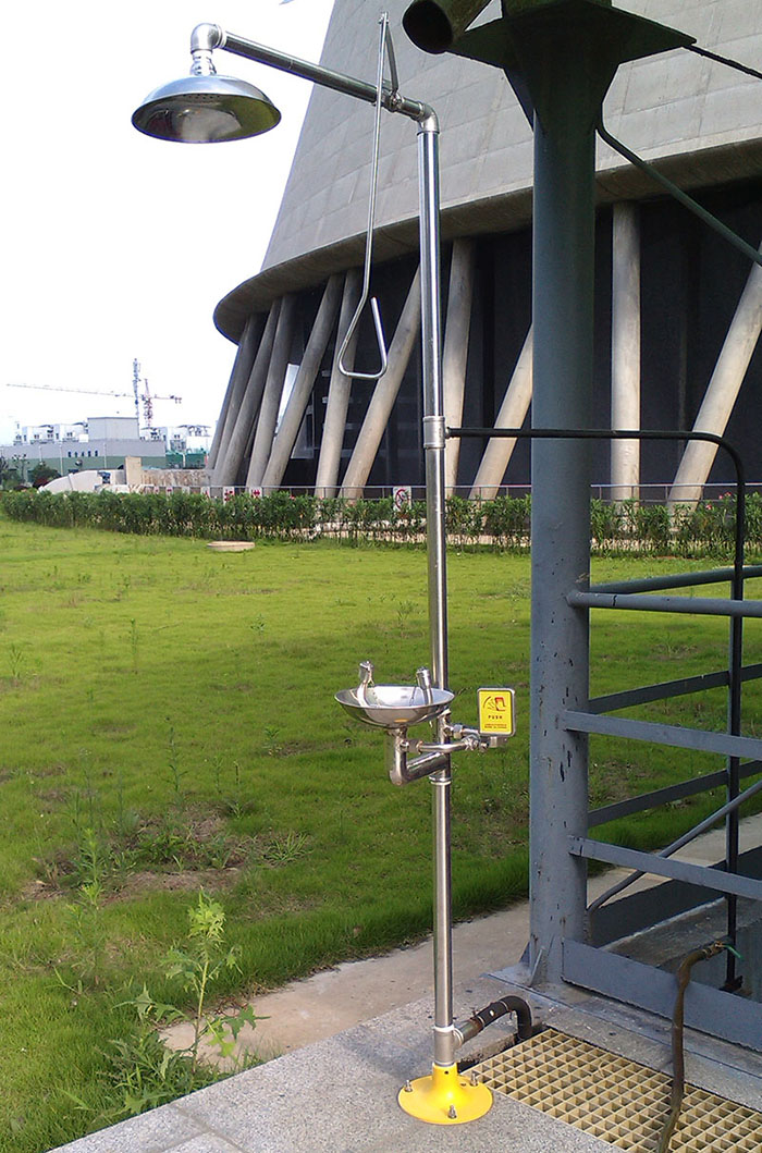 安全沐浴器